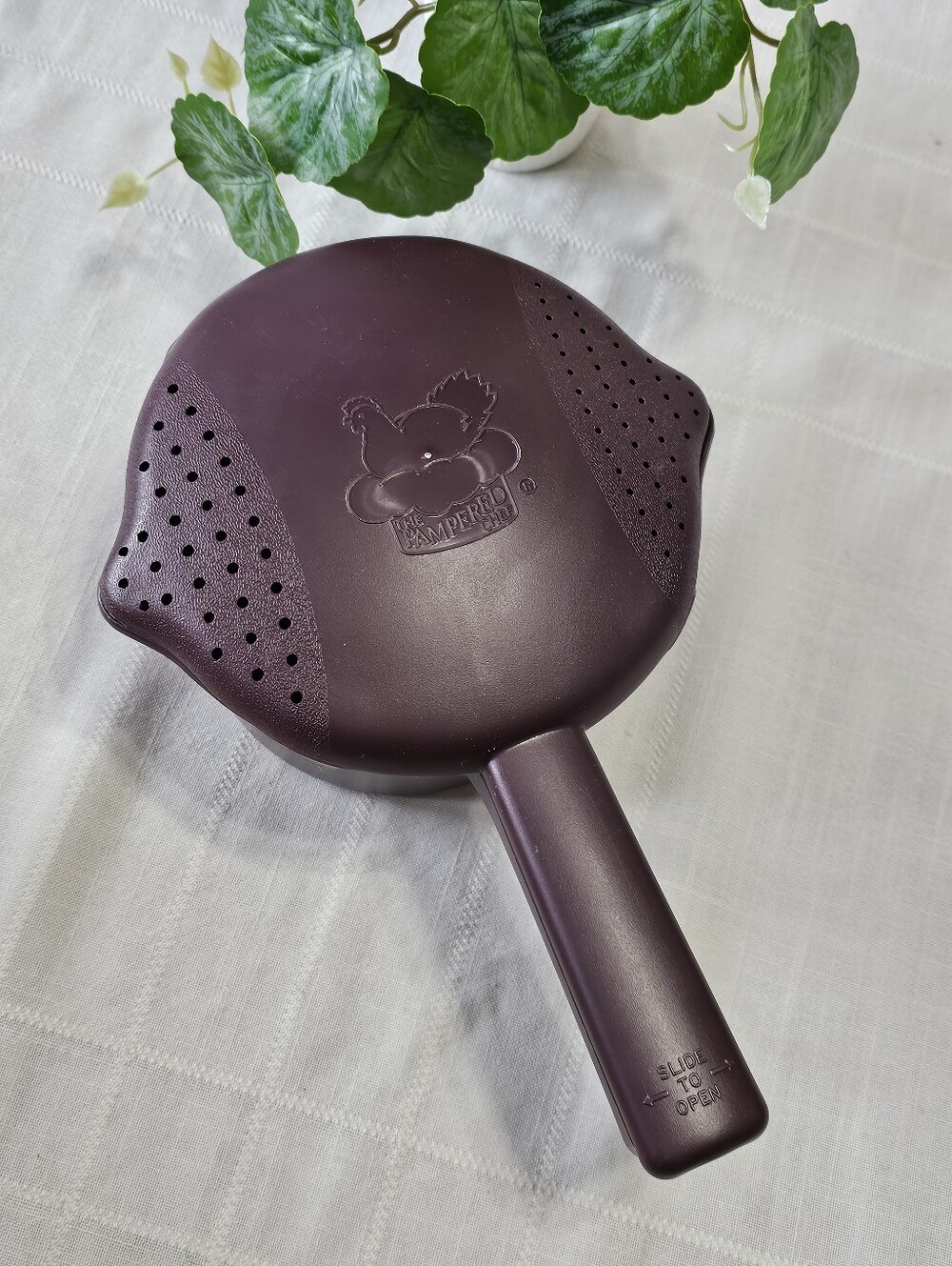 Vintage Pampered Chef Burgundy Handheld Strainer Saucepan